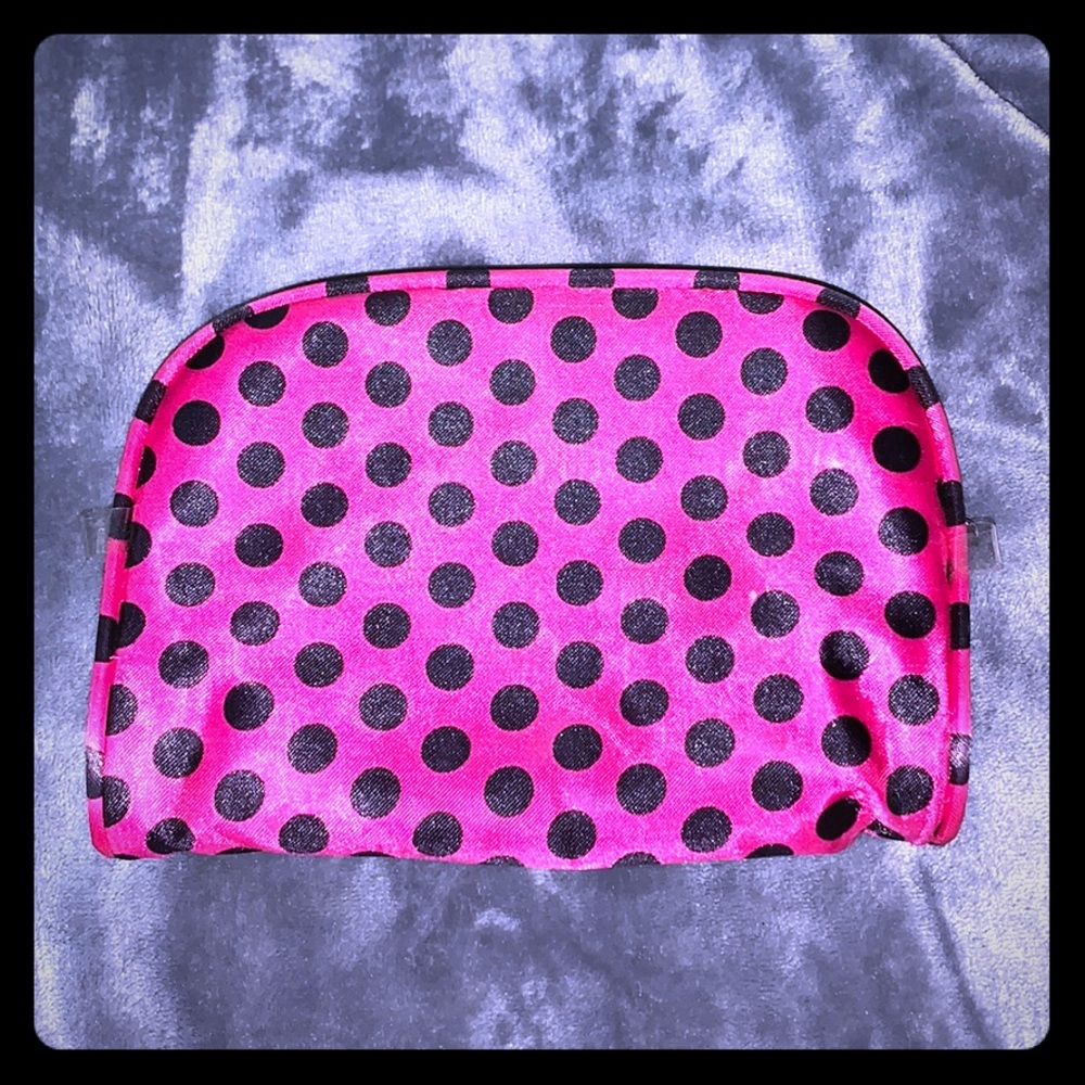 PINK. polkadot makeup bag.